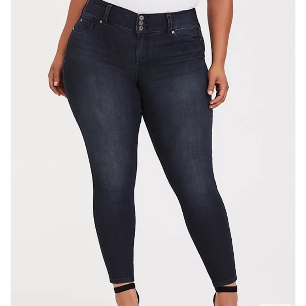 Torrid Dark Wash Super Stretch Jegging. NWT - Picture 2 of 6